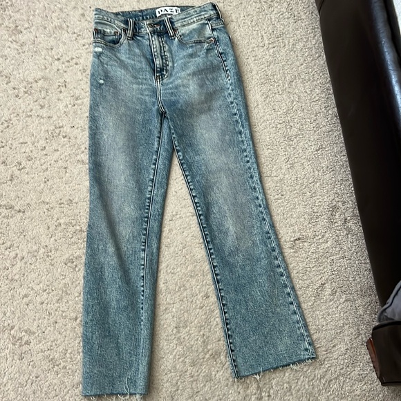 Daze Denim Shy Girl Cropped Jeans Size 25 gently used - Picture 1 of 4